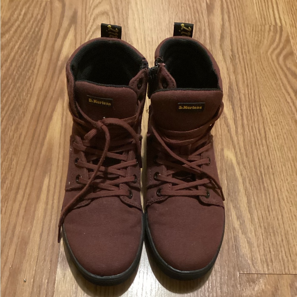 Women’s shoes high top size 7 brand Airwair wine color pre owned good condition